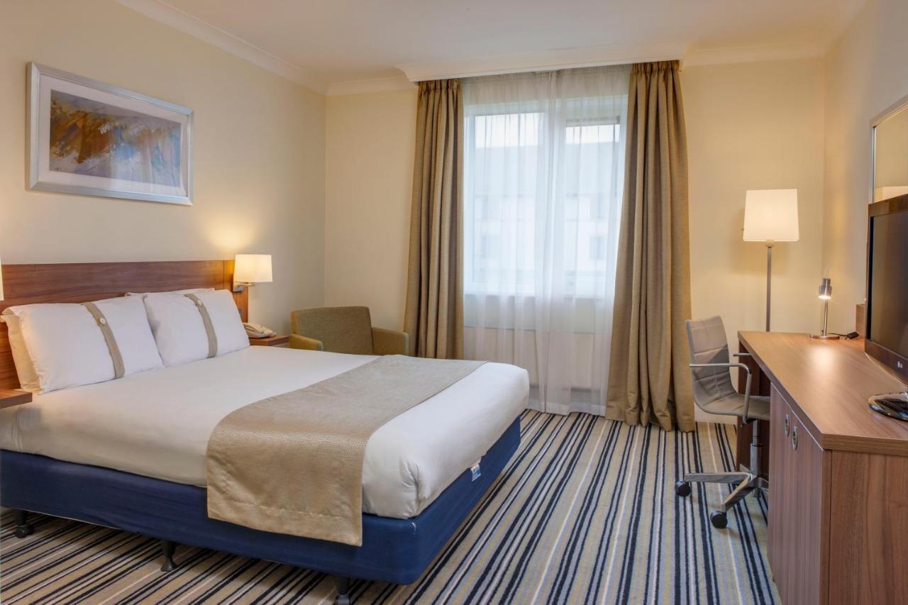 Holiday Inn Colchester By Ihg מראה חיצוני תמונה