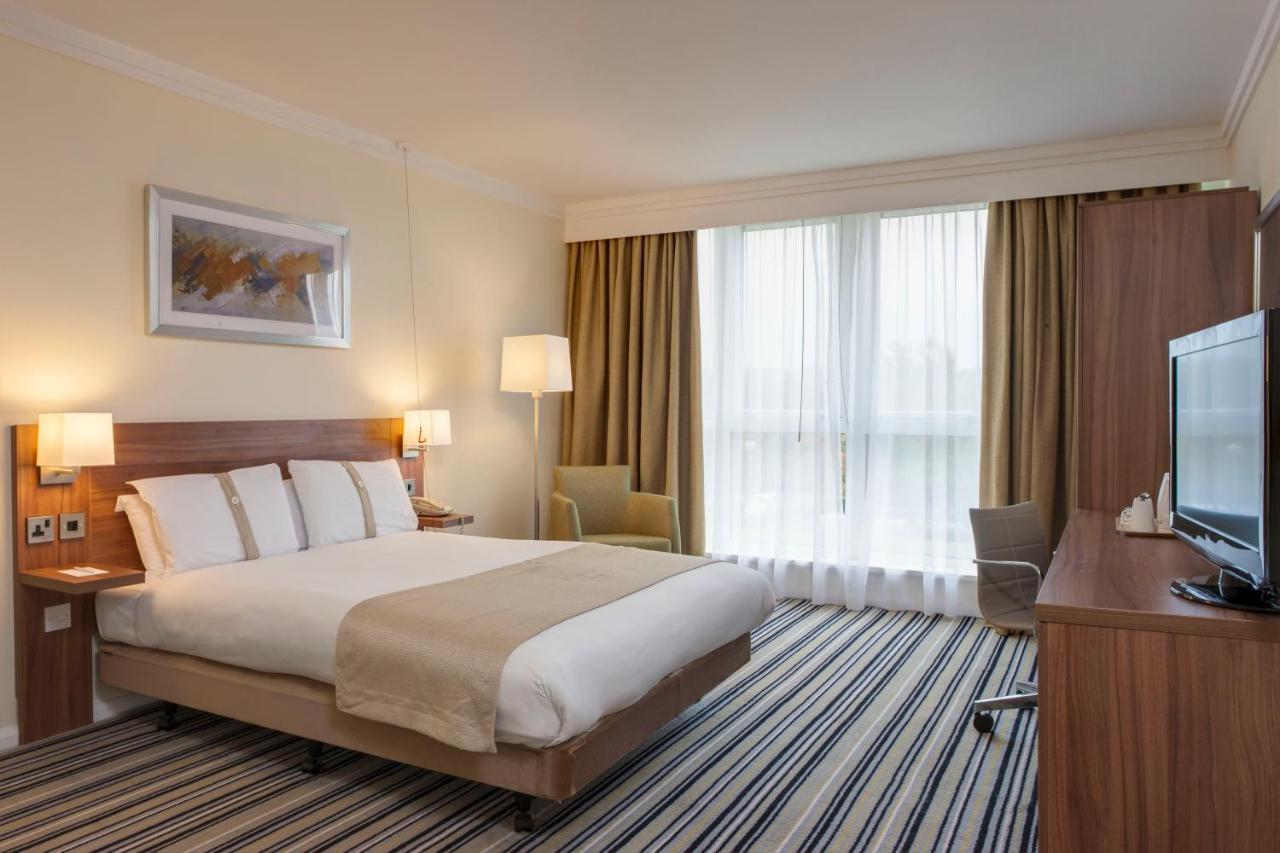 Holiday Inn Colchester By Ihg מראה חיצוני תמונה