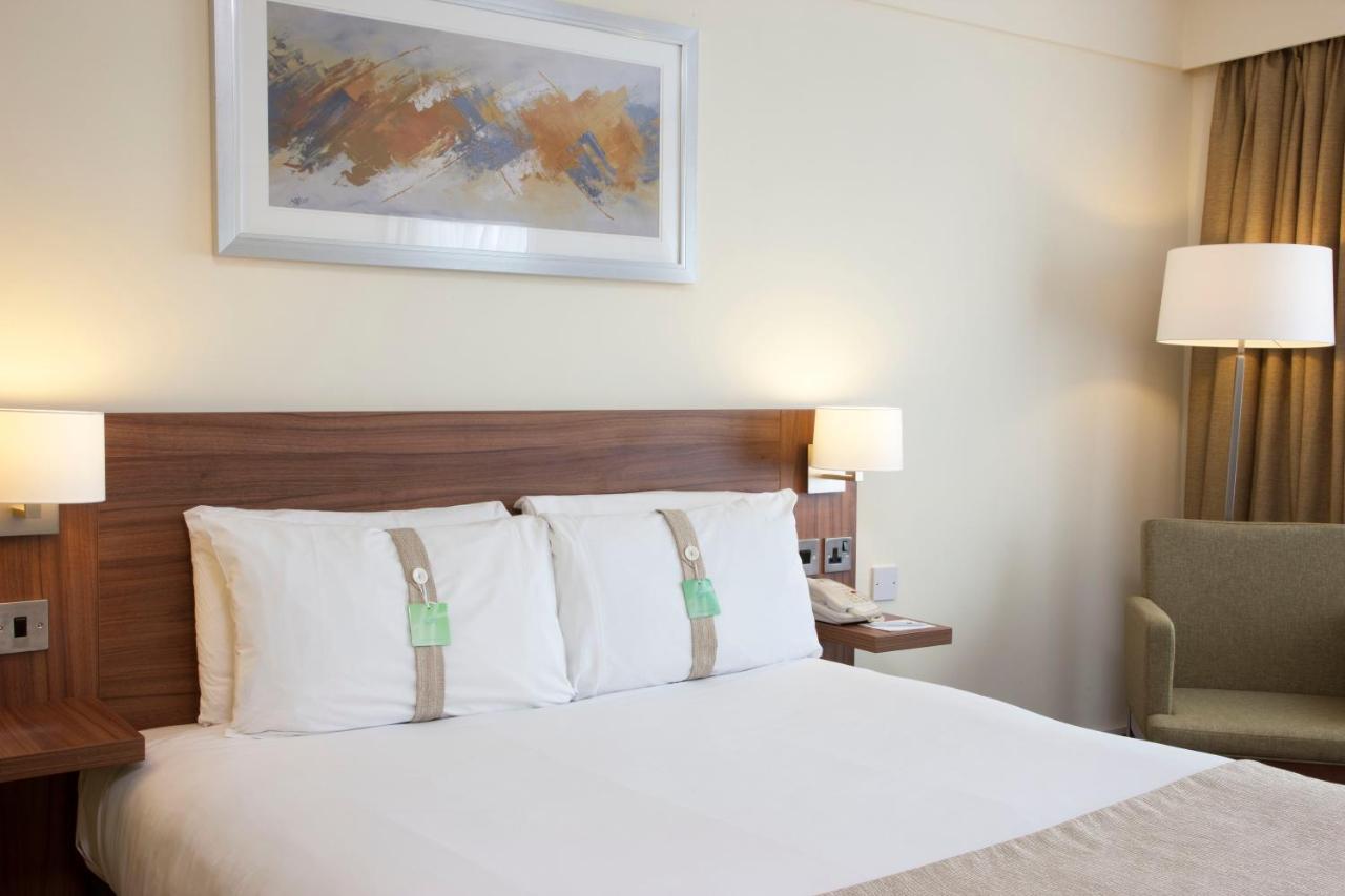 Holiday Inn Colchester By Ihg מראה חיצוני תמונה