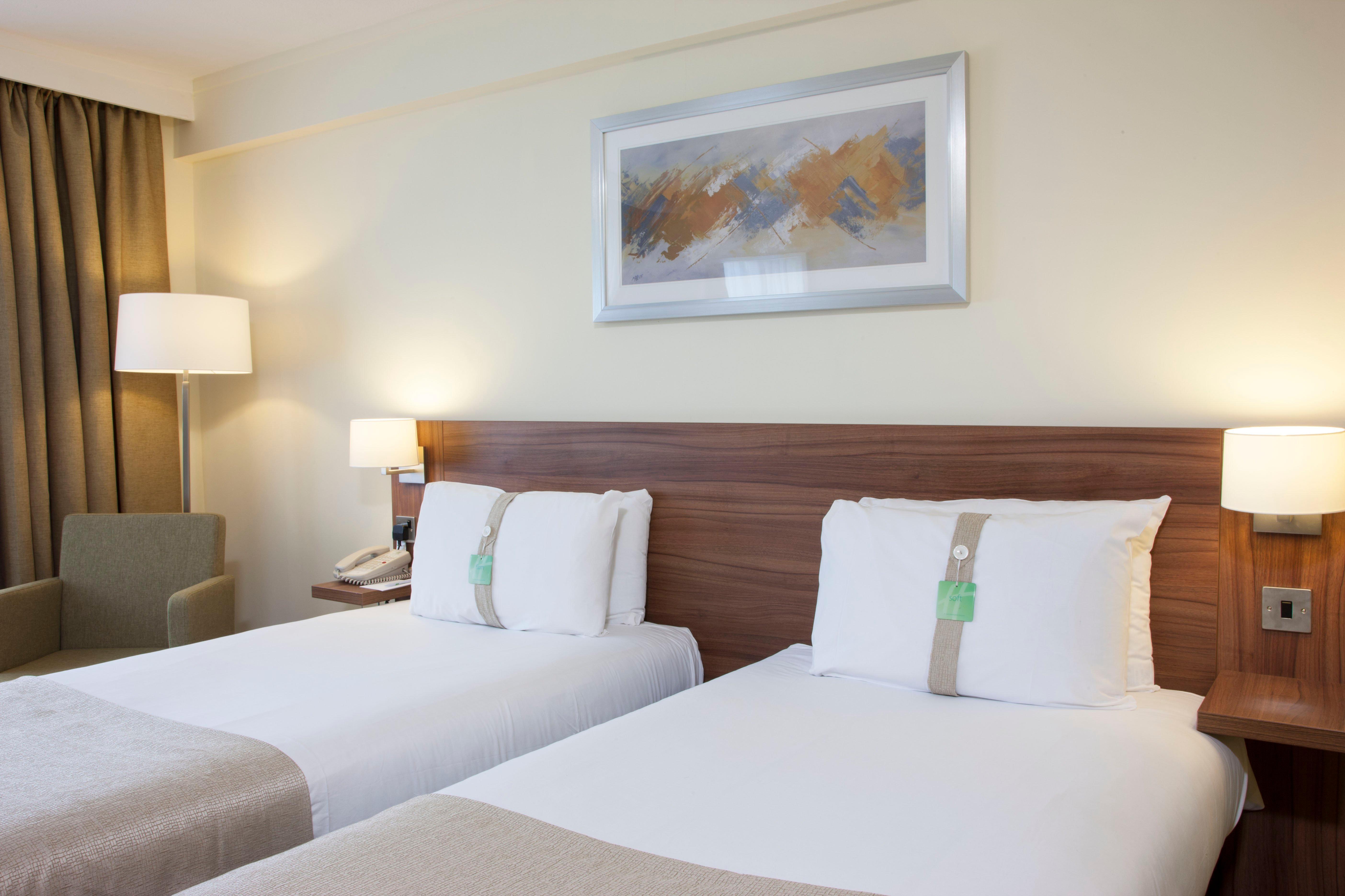 Holiday Inn Colchester By Ihg מראה חיצוני תמונה