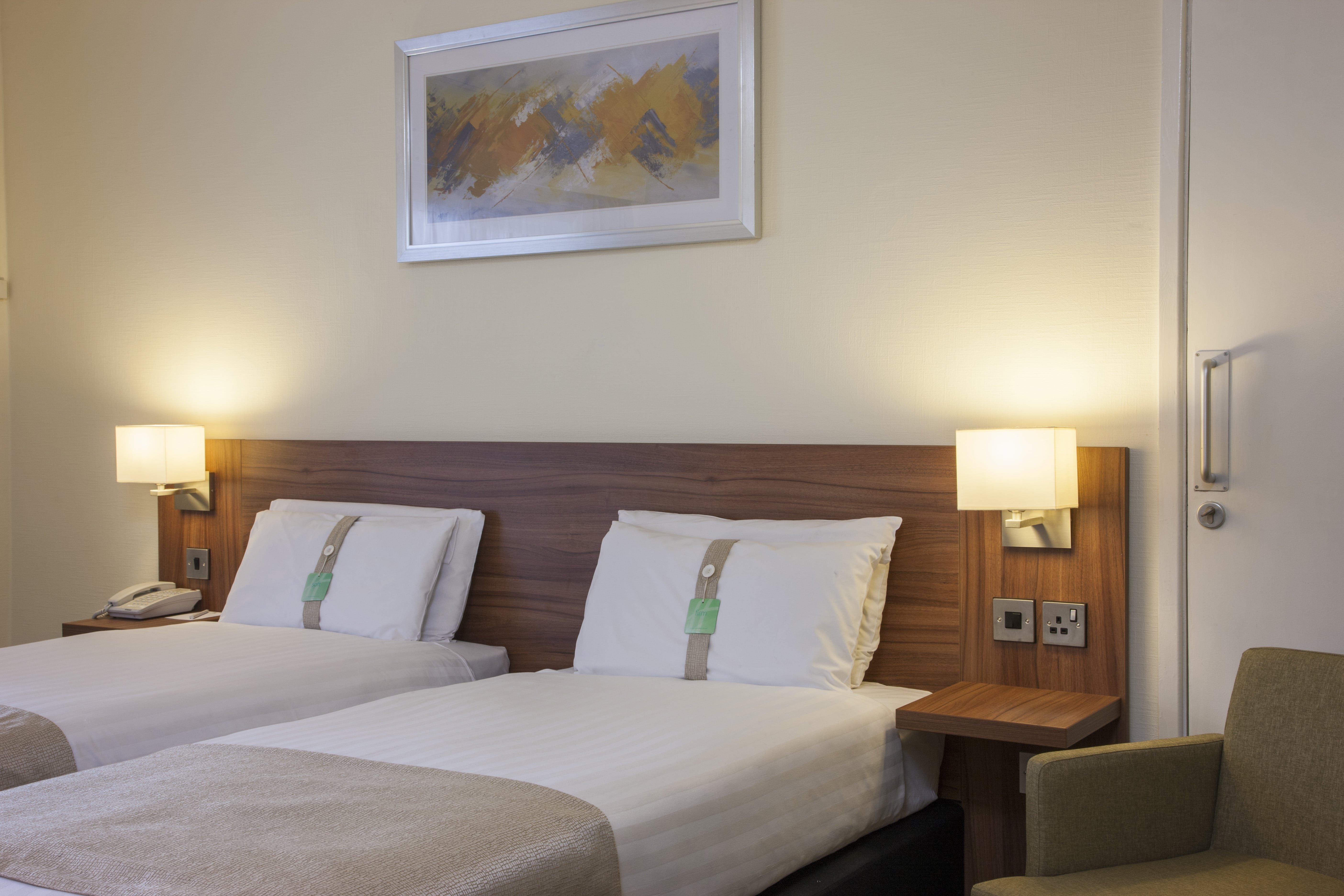 Holiday Inn Colchester By Ihg מראה חיצוני תמונה