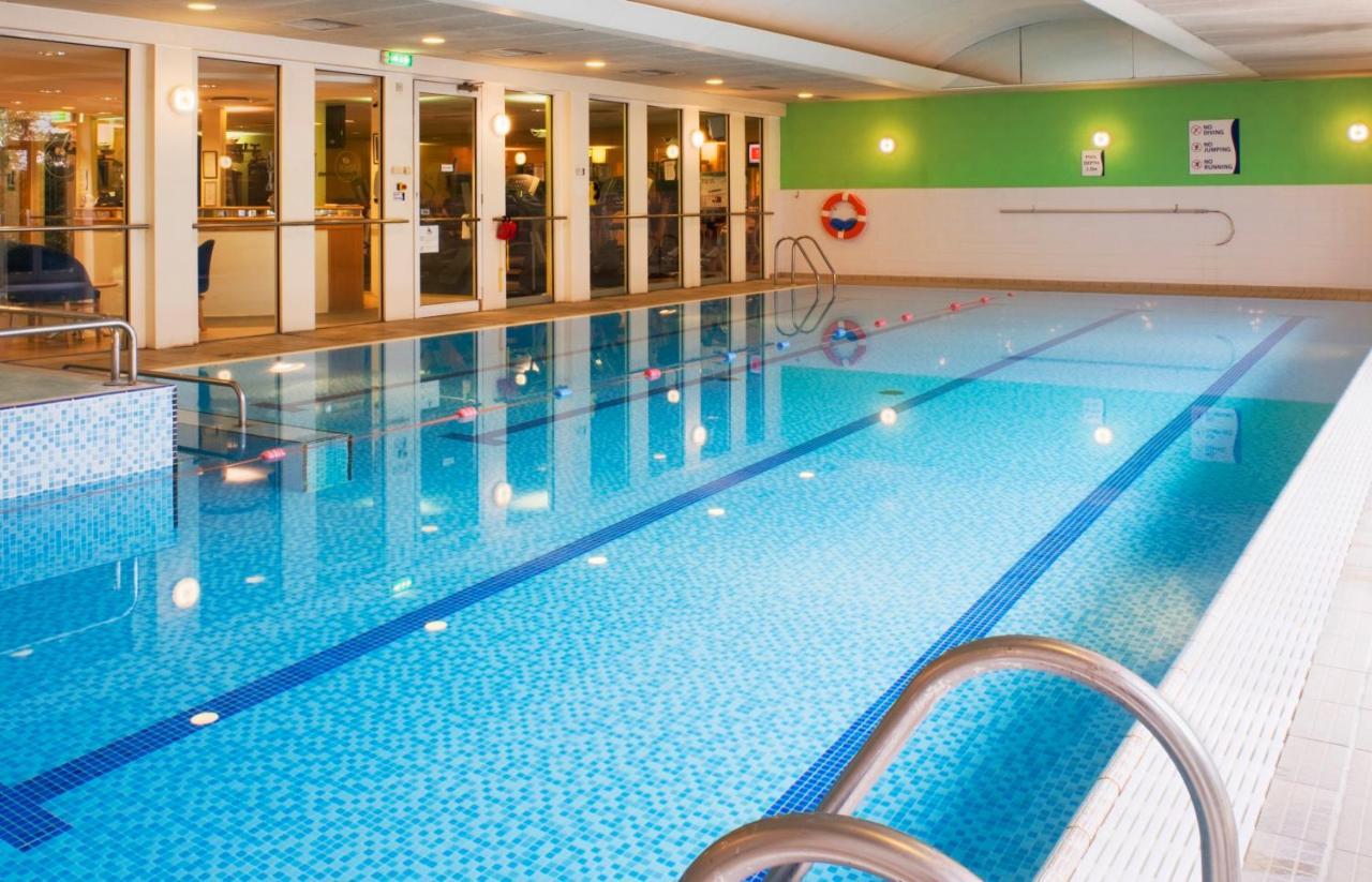 Holiday Inn Colchester By Ihg מראה חיצוני תמונה