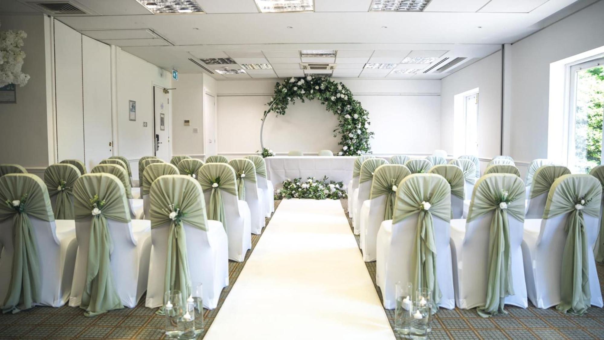 Holiday Inn Colchester By Ihg מראה חיצוני תמונה